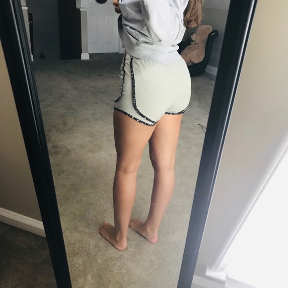 Nike DRI-FIT athletic shorts - Picture 3 of 3